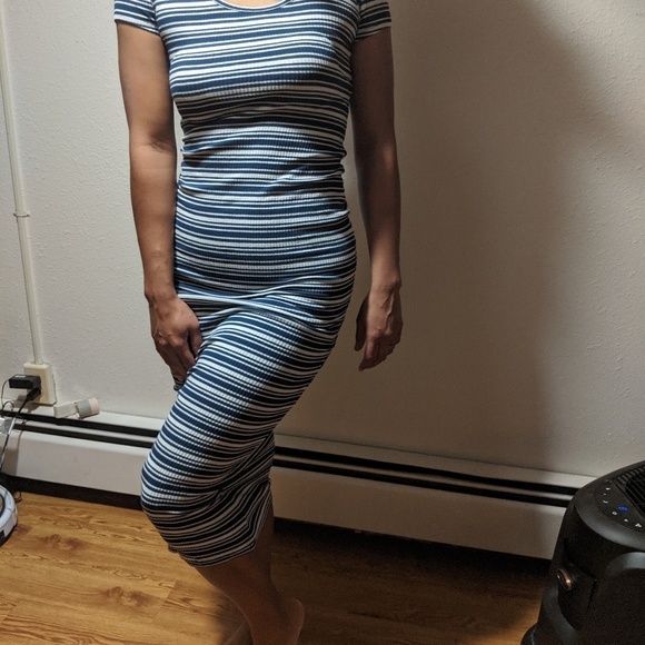 Dress - Picture 6 of 6